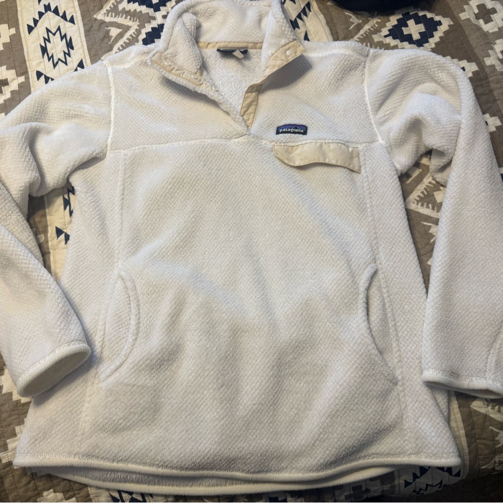 Patagonia Women’s Re-Tool Snap-T Off-White pullover.